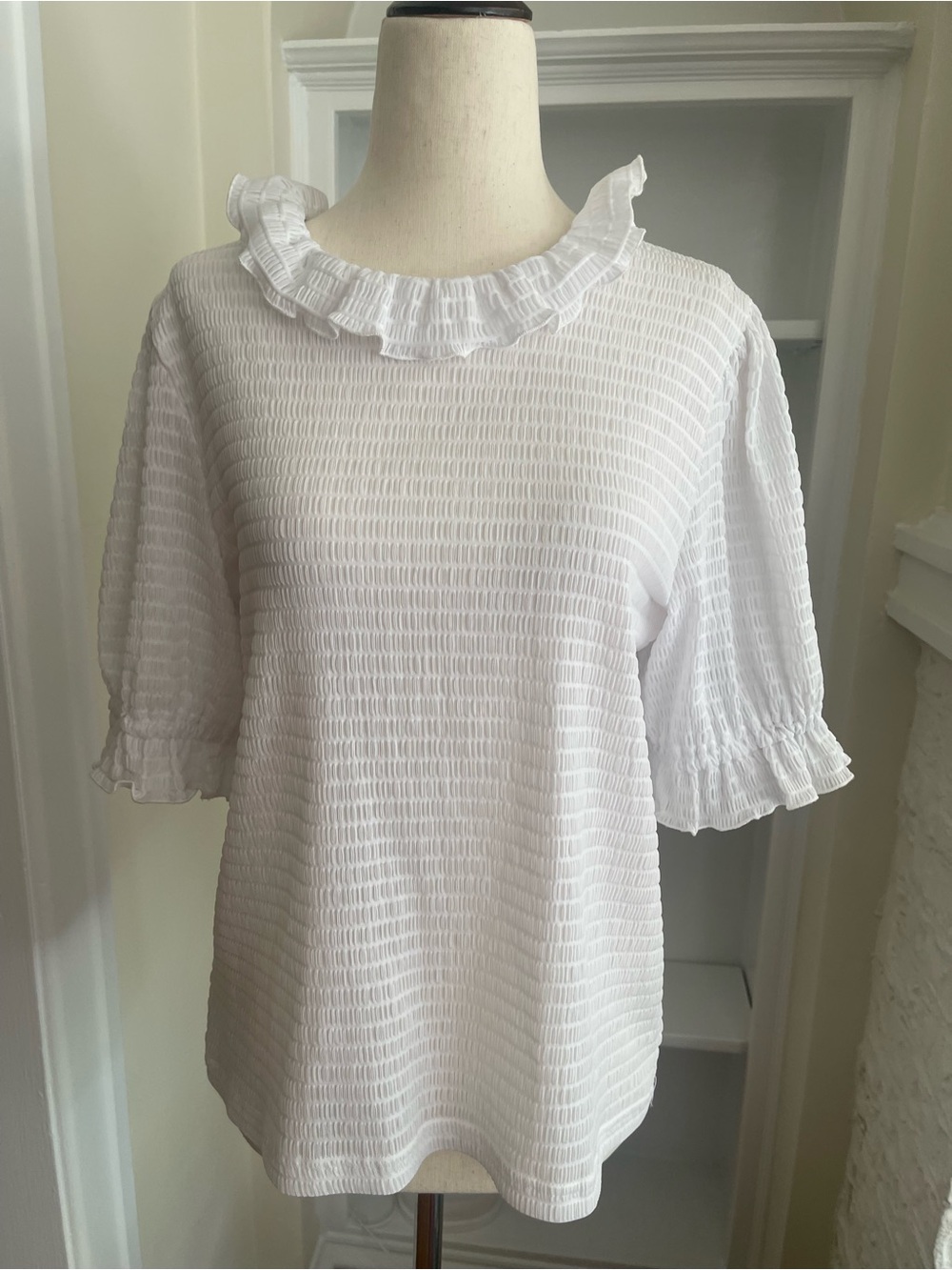 Women’s White Ruffle Neck Short Sleeve Top
